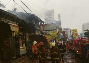 Empat Unit Ruko Disamping Detos Terbakar