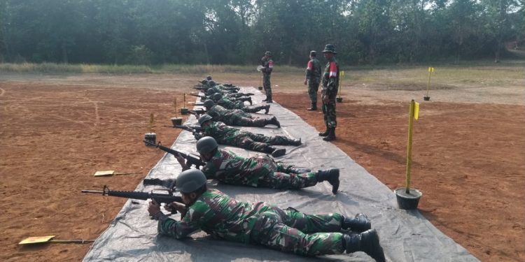 Gunakan M 16, Ratusan Prajurit Kodim Depok Gelar Latihan Menembak