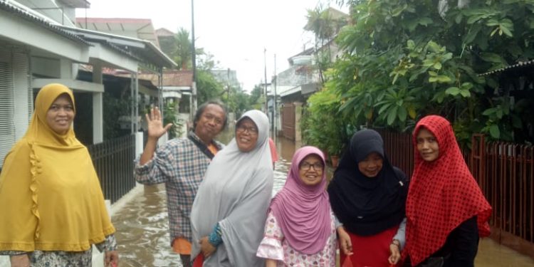 Tangani Banjir di Bekasi, Anggota DPR RI Fraksi PKS Kirim Makanan Buat Warga
