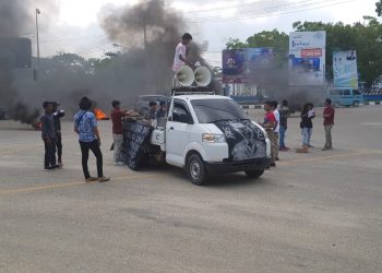 Tolak Pelantikan Bupati Buton Selatan La Ode Arusani, Mahasiswa Gelar Demontrasi