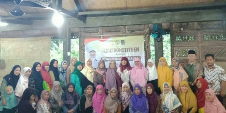 Disambut Meriah, Nur Azizah Tamhid Saat Kunjungi Masyarakat Dalam Rangka Kunjungan Daerah Pemilihan di Wilayah Cimanggis Depok