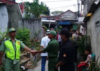 Warga Kelurahan Mekarjaya Temukan Mayat Dalam Keadaan Membusuk