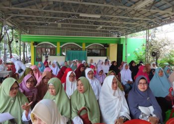 Reses DiBekasi, Nur Azizah Tamhid Sampaikan Perlunya Para Khatib Jumat Menyampaikan Urgensi RUU Ketahanan keluarga