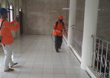 Aksi Nyata KSD dan KBA Semprotkan Disinfektan Serta Bagikan APD Dalam Mencegah Corona