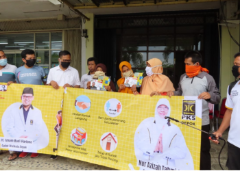 Aleg PKS Bagikan Masker dan Handsanitizer, Depok Status Tanggap Darurat Covid