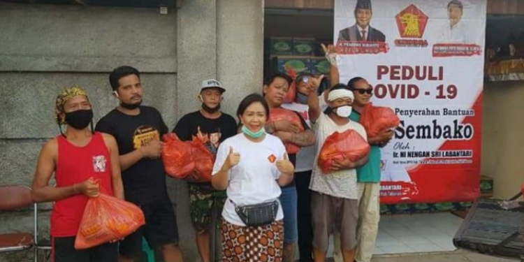 Berbagi Sembako oleh Ketua Fraksi Gerindra DPRD Tabanan