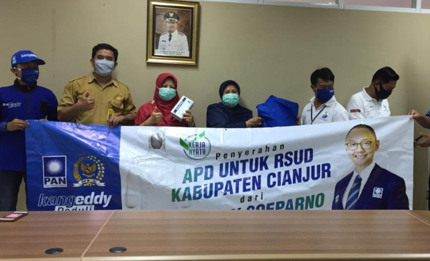 PAN Serahkan Bantuan APD dan Masker untuk RSUD Sayang Cianjur