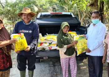 PDI-Perjuangan Sergai Salurkan Beras untuk Warga Terdampak Covid-19