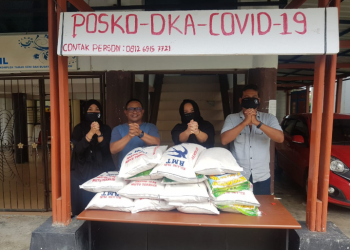 Salurkan Beras Untuk Warga Akibat Dampak Covid – 19