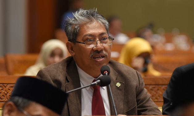 Pemerintah Harus Sesuaikan Harga BBM Melihat Harga Minyak Dunia Turun