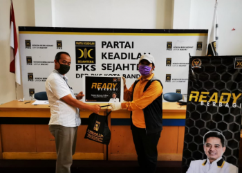 Cegah Covid 19, Aleg PKS Berikan Bantuan Masker ke Pedagang Pasar