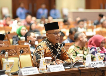 Cegah Covid 19, Aleg PKS Berikan Bantuan Masker ke Pedagang Pasar