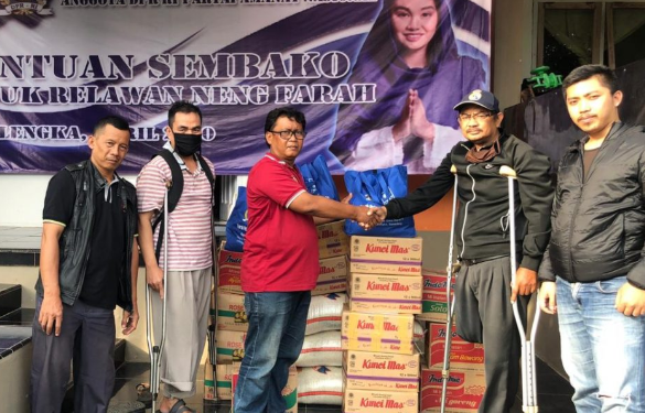 Anggota DPR RI Millennial PAN Berikan APD dan Sembako kepada Warga