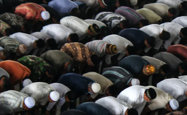 Memahami Wajah Paradoks Islam di Tengah Pandemi COVID-19