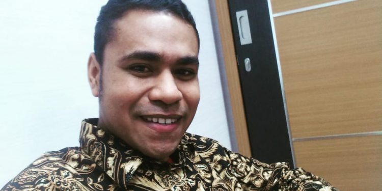 KORUPSI DAN TANTANGAN PEMBERANTASANNYA