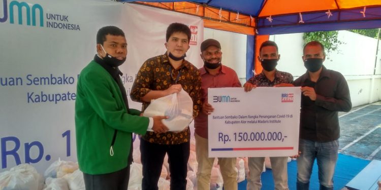 Peduli Covid-19; Yohan Bersama Mitra Kerja Bank BRI Salurkan Ribuan Paket Sembako