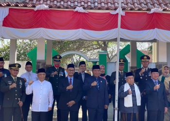 Nurhasan Zaidi Ziarah Ke Makam Pahlawan Nasional KH. Abdul Halim Dalam Rangka MEMPERINGATI HUT RI KE-75