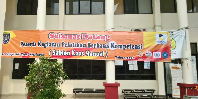 KEGIATAN BERBASIS KOMPETENSI  ( SABLON KAOS ) KELURAHAN JATIJAJAR
