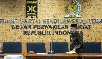 PKS Anggap RUU Ciptaker Mudahkan Asing, Kedaulatan Terancam