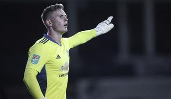 Buat Penyelamatan Krusial, Henderson Dipuji Bintang Anyar MU