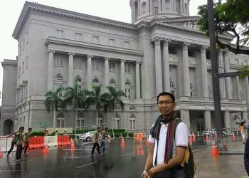 Berubah Atau Bangkrut