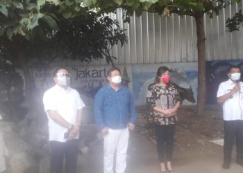 Jajaran Pengurus RW 07 PIK Sumbangkan Seekor Sapi Ke Kelurahan Kapuk Muara