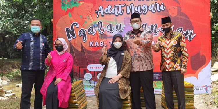 Dispar Sumbar Helat Festival Adat Nagari Ngalau Pangian