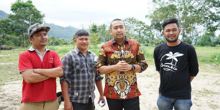 PANTAU LANGSUNG CBT, AUDY PAKAI KACAMATA WISATAWAN MURNI