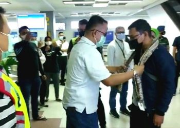 Optimis 2022 Lebih Baik: Dispar Sumbar dan PT. Angkasa Pura II (Persero) BIM Sambut Flight Pertama Yang Landing di Awal Tahun