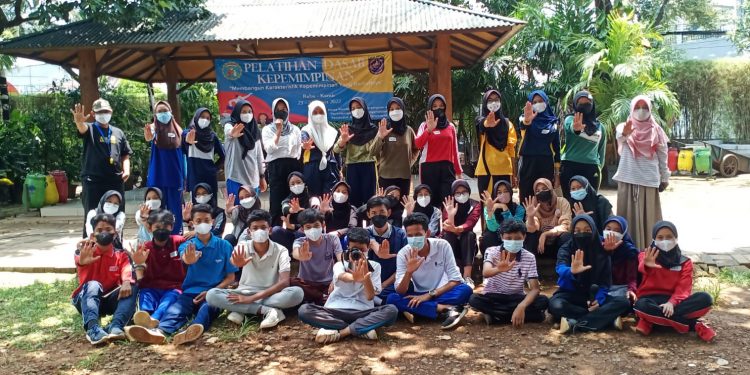 KADIS DP3AP2KB KOTA DEPOK MEMBUKA LDK FORUM ANAK DEPOK 2022