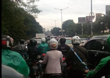 Warga Desak Dishub Lakukan One Way DijalanTeluk Gong Raya