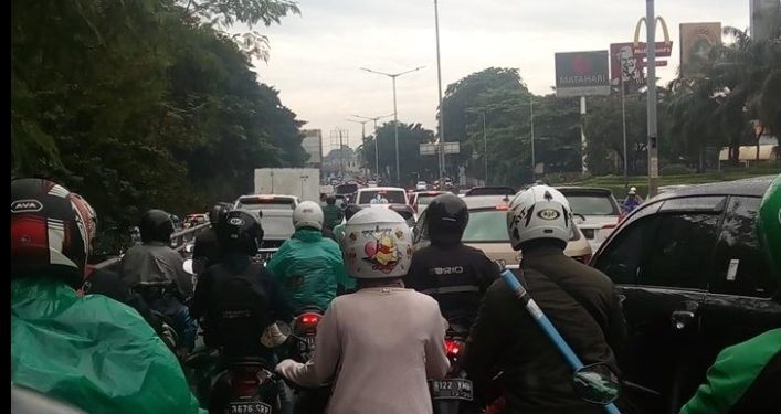 Warga Desak Dishub Lakukan One Way DijalanTeluk Gong Raya